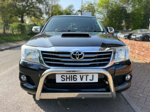 Toyota Hilux 3.0 HI-Luxury Invincible D-4D 4x4 Double Cab Auto 4WD 5dr 2