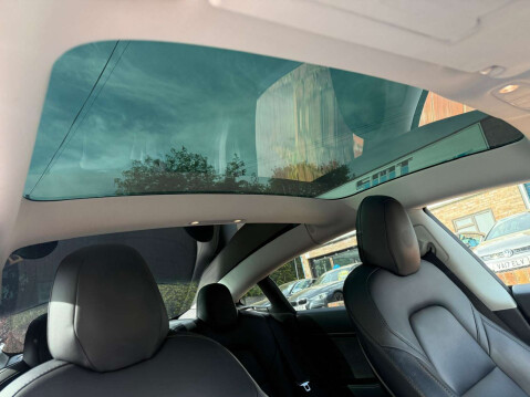 Tesla Model 3 ModeL 3 Performance AWD 4WD 4dr 17