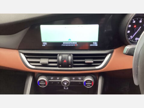 Alfa Romeo Giulia 2.0 Giulia Veloce TB Auto 4dr 6