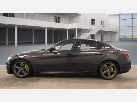 Alfa Romeo Giulia 2.0 Giulia Veloce TB Auto 4dr 12