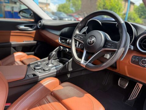 Alfa Romeo Giulia 2.0 Giulia Veloce TB Auto 4dr 6