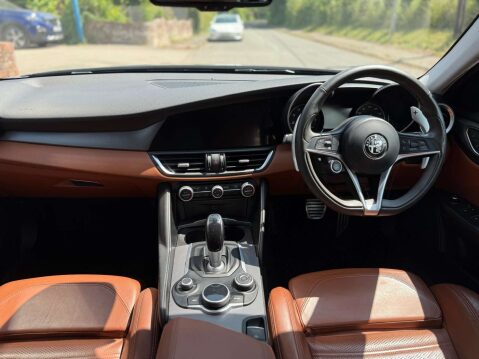 Alfa Romeo Giulia 2.0 Giulia Veloce TB Auto 4dr 7