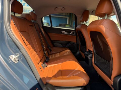 Alfa Romeo Giulia 2.0 Giulia Veloce TB Auto 4dr 12