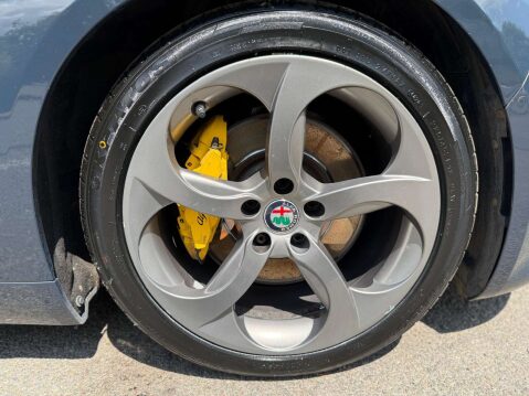 Alfa Romeo Giulia 2.0 Giulia Veloce TB Auto 4dr 33