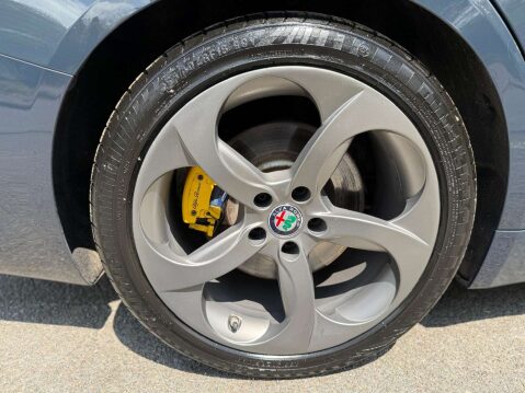 Alfa Romeo Giulia 2.0 Giulia Veloce TB Auto 4dr 35