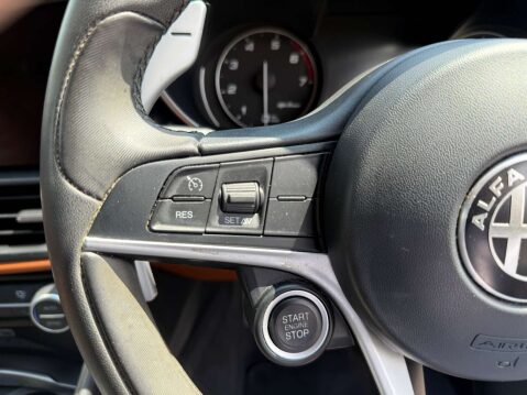 Alfa Romeo Giulia 2.0 Giulia Veloce TB Auto 4dr 26