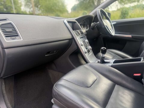 Volvo XC60 2.4 XC60 SE Nav D4 AWD 4WD 5dr 9
