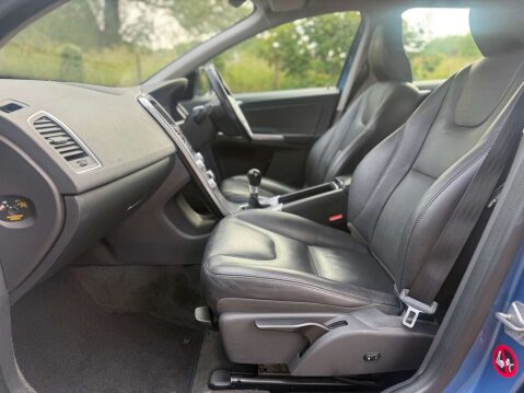 Volvo XC60 2.4 XC60 SE Nav D4 AWD 4WD 5dr 11