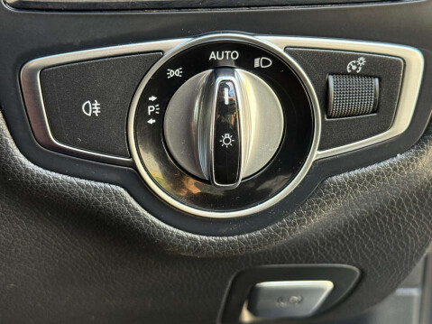 Mercedes-Benz C Class 2.1 C250 D AMG Line Premium+ Auto 5dr 34