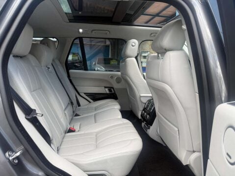 Land Rover Range Rover 4.4 Range Rover Vogue SDV8 Auto 4WD 5dr 7
