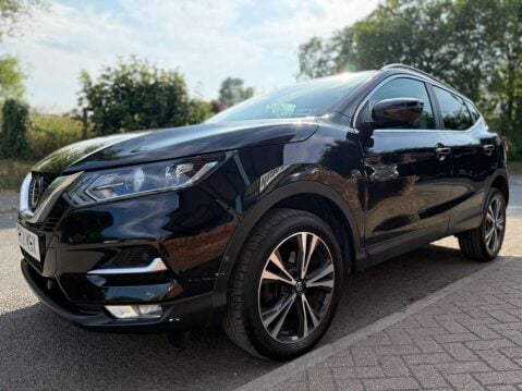 Nissan Qashqai 1.3 Qashqai N-Connecta DiG-T 5dr 3