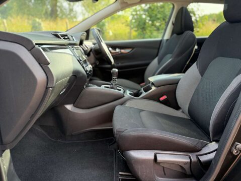 Nissan Qashqai 1.3 Qashqai N-Connecta DiG-T 5dr 8