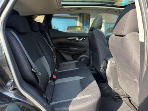 Nissan Qashqai 1.3 Qashqai N-Connecta DiG-T 5dr 9
