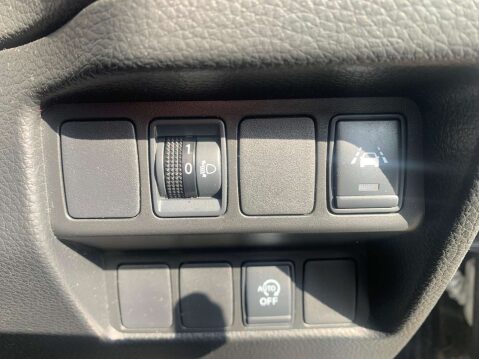 Nissan Qashqai 1.3 Qashqai N-Connecta DiG-T 5dr 26