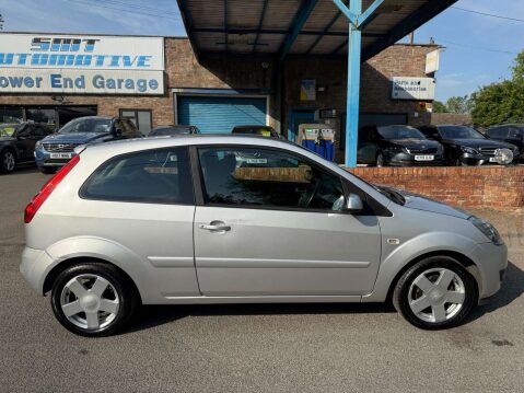 Ford Fiesta 1.2 Fiesta Zetec Climate 3dr 28