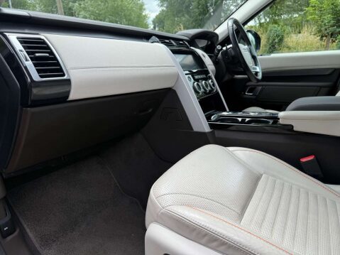 Land Rover Discovery 3.0 Discovery HSE TD6 Auto 4WD 5dr 9