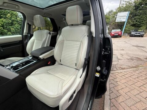 Land Rover Discovery 3.0 Discovery HSE TD6 Auto 4WD 5dr 10