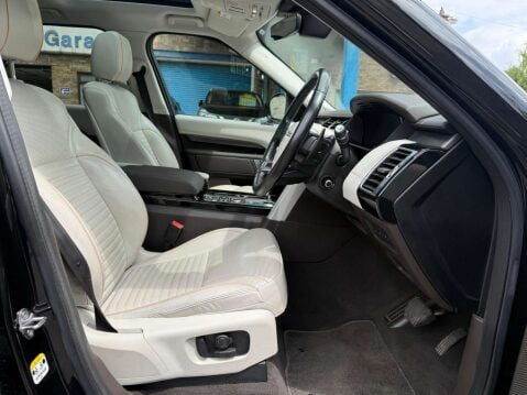 Land Rover Discovery 3.0 Discovery HSE TD6 Auto 4WD 5dr 4