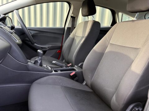 Ford Focus 1.6 Studio Euro 6 5dr 31