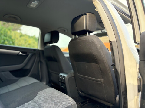Volkswagen Passat HIGHLINE TDI BLUEMOTION TECHNOLOGY 13