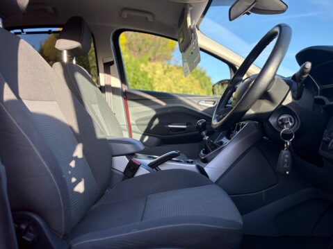 Ford C-Max ZETEC 12
