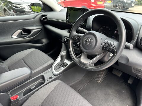 Toyota Yaris ICON FHEV 17