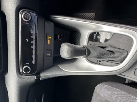 Toyota Yaris ICON FHEV 32