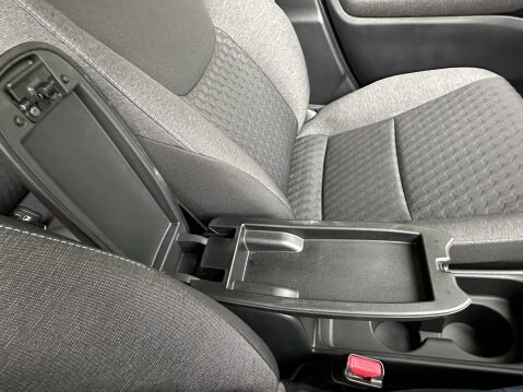 Toyota Yaris ICON FHEV 36
