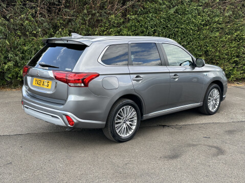 Mitsubishi Outlander PHEV DYNAMIC 3