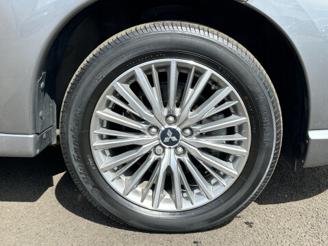 Mitsubishi Outlander PHEV DYNAMIC 9