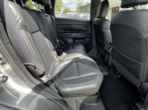 Mitsubishi Outlander PHEV DYNAMIC 22