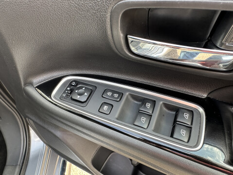 Mitsubishi Outlander PHEV DYNAMIC 27