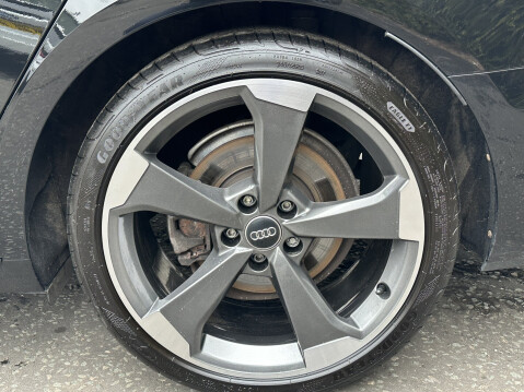 Audi A4 TFSI S LINE BLACK EDITION MHEV 19
