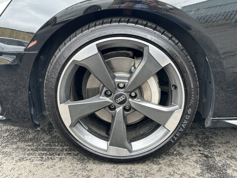 Audi A4 TFSI S LINE BLACK EDITION MHEV 20