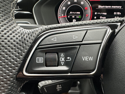 Audi A4 TFSI S LINE BLACK EDITION MHEV 30
