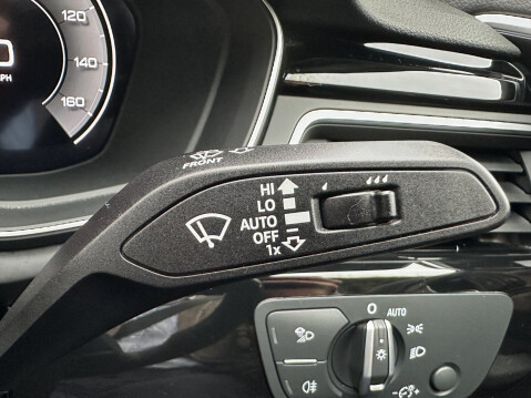 Audi A4 TFSI S LINE BLACK EDITION MHEV 34