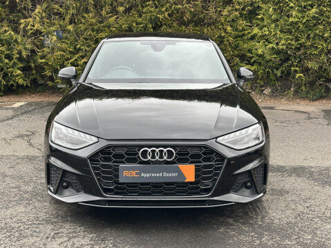 Audi A4 TFSI S LINE BLACK EDITION MHEV 12