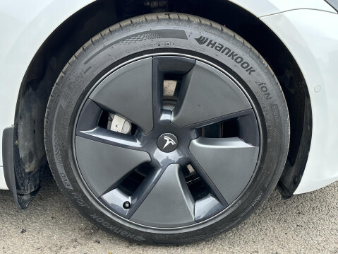 Tesla Model 3 LONG RANGE AWD 16