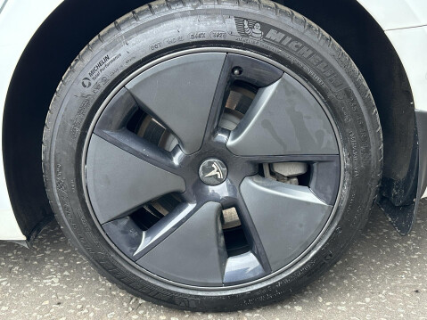 Tesla Model 3 LONG RANGE AWD 18