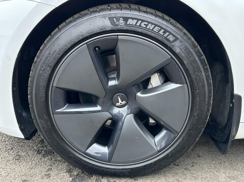 Tesla Model 3 LONG RANGE AWD 19