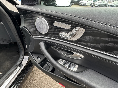 Mercedes-Benz E Class E 400 D 4MATIC AMG LINE 26