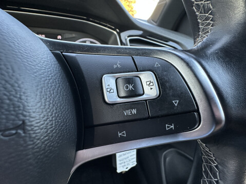 Volkswagen T-Roc BLACK EDITION TSI 28