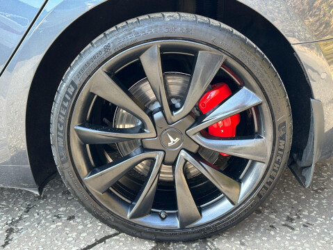 Tesla Model 3 PERFORMANCE AWD 17
