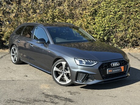 Audi A4 AVANT TFSI S LINE BLACK EDITION MHEV