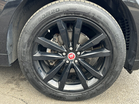 Jaguar F-Pace CHEQUERED FLAG AWD 16