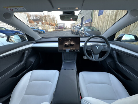 Tesla Model 3 PERFORMANCE AWD 21