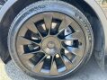 Tesla Model Y LONG RANGE 19