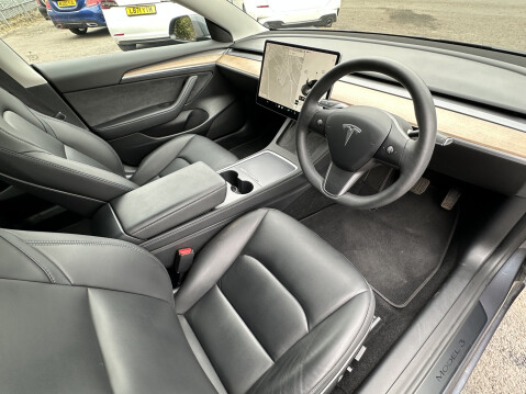 Tesla Model 3 LONG RANGE AWD 3