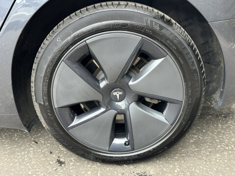 Tesla Model 3 LONG RANGE AWD 18