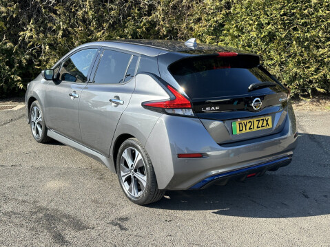 Nissan LEAF N-CONNECTA 8